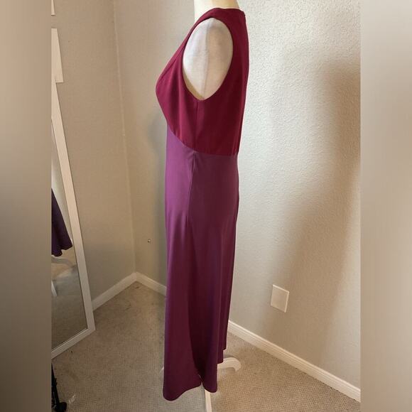 Jill Jill Stuart Two Tone V-Neck Gown Burgundy Purple Size 4 - Picture 6 of 13